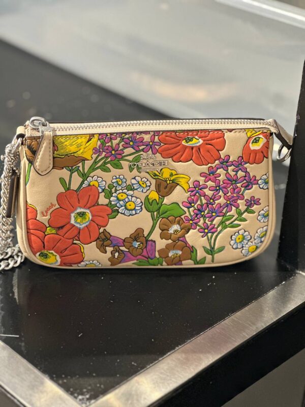 Coach Nolita 19